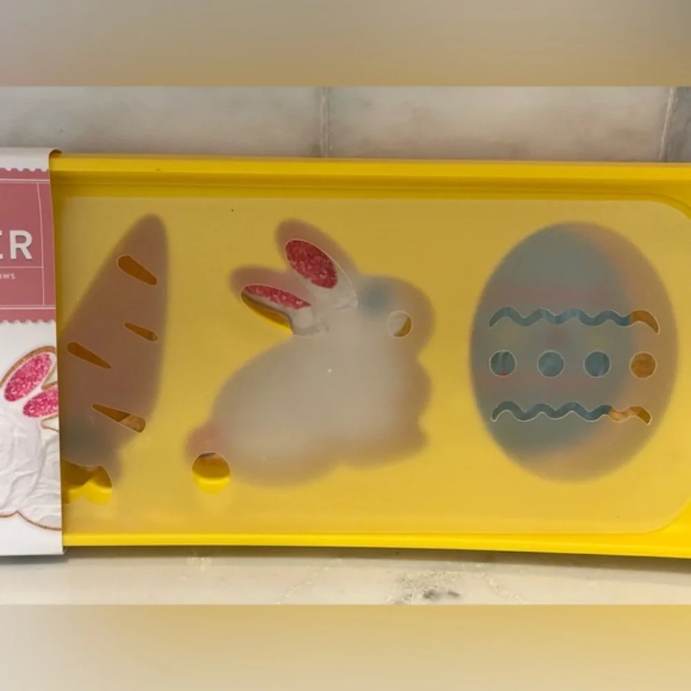 Williams Sonoma Spring Easter Rocker Cookie‎ Cutter- New!